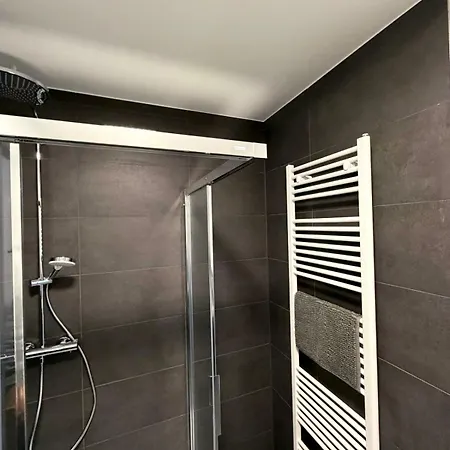 Apartment Schoenes Helles Im Zentrum Inklusive Parkplatz